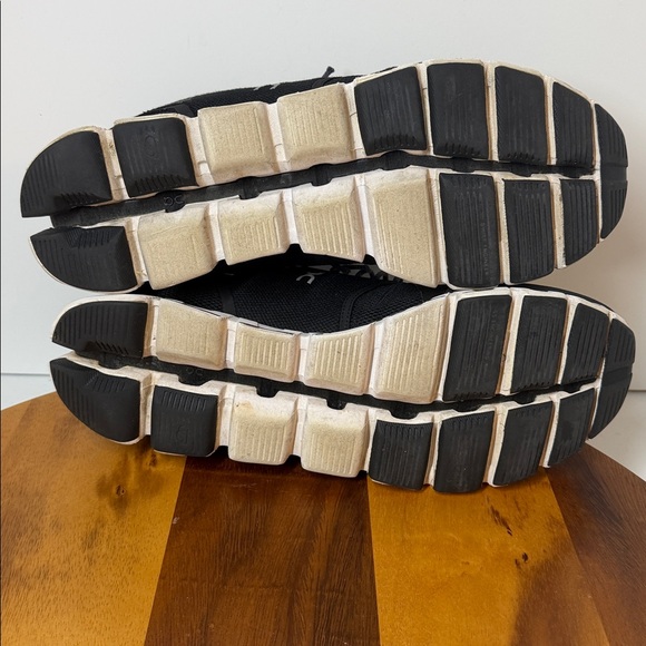 ON RUNNING Cloud 5 Black Men's Running Shoes, size 10.5 fair clean condition - Picture 9 of 14